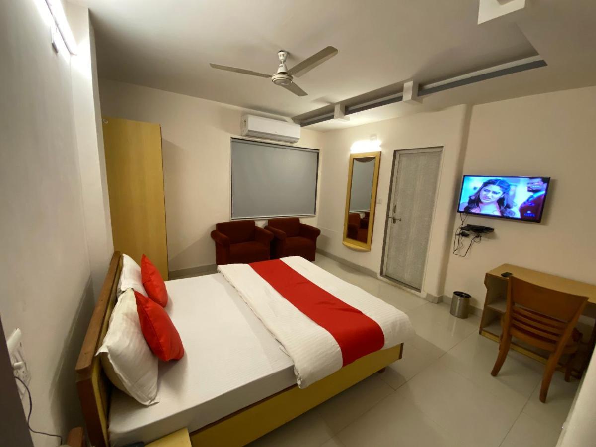 Hotel Riverfront Ahmedabad Extérieur photo