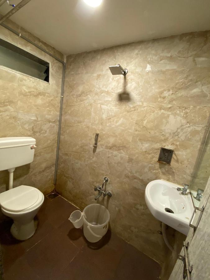 Hotel Riverfront Ahmedabad Extérieur photo