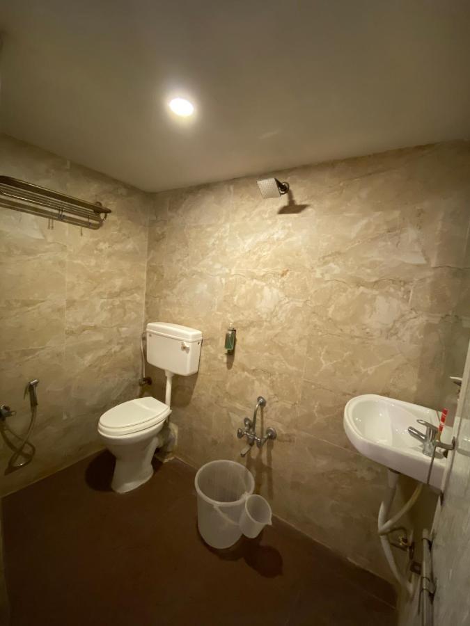 Hotel Riverfront Ahmedabad Extérieur photo