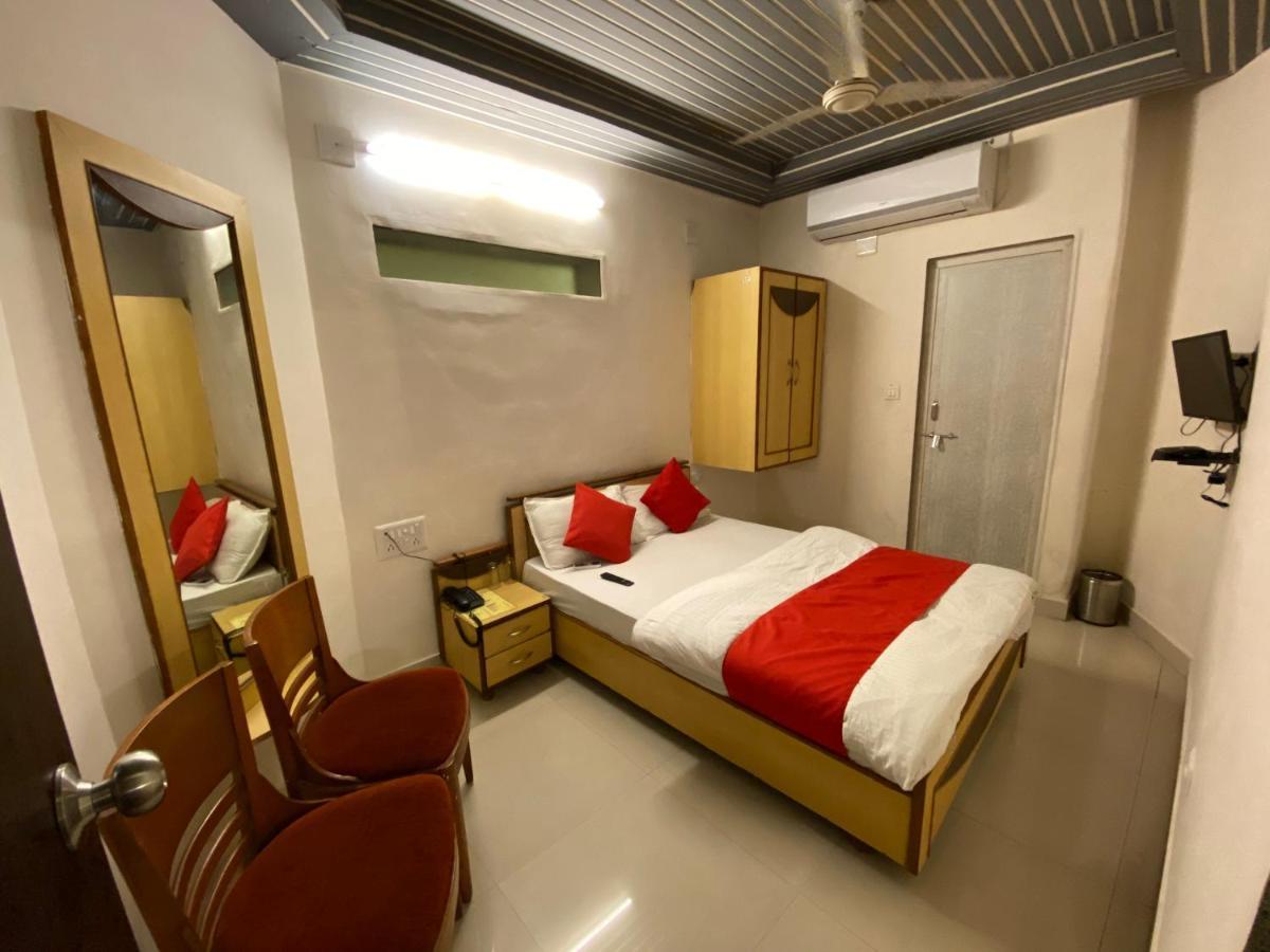 Hotel Riverfront Ahmedabad Extérieur photo