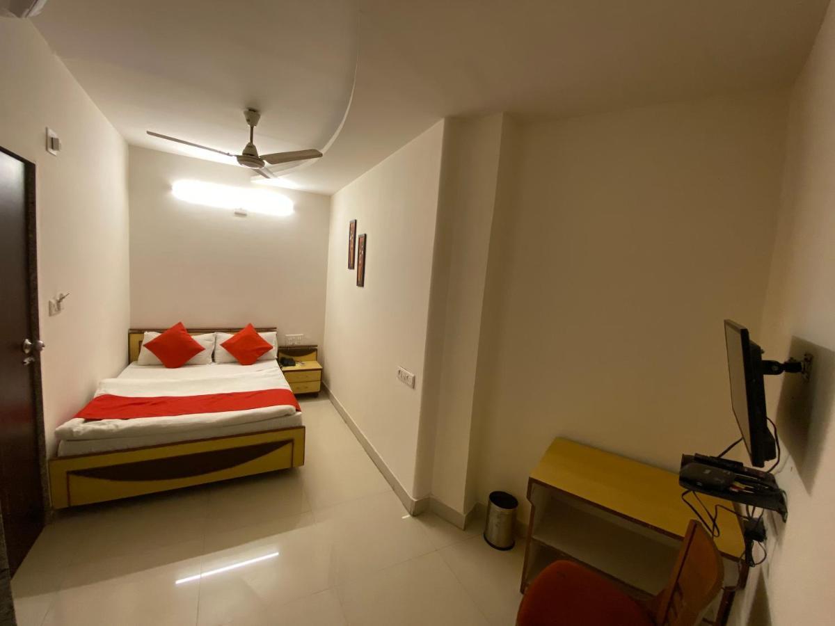 Hotel Riverfront Ahmedabad Extérieur photo