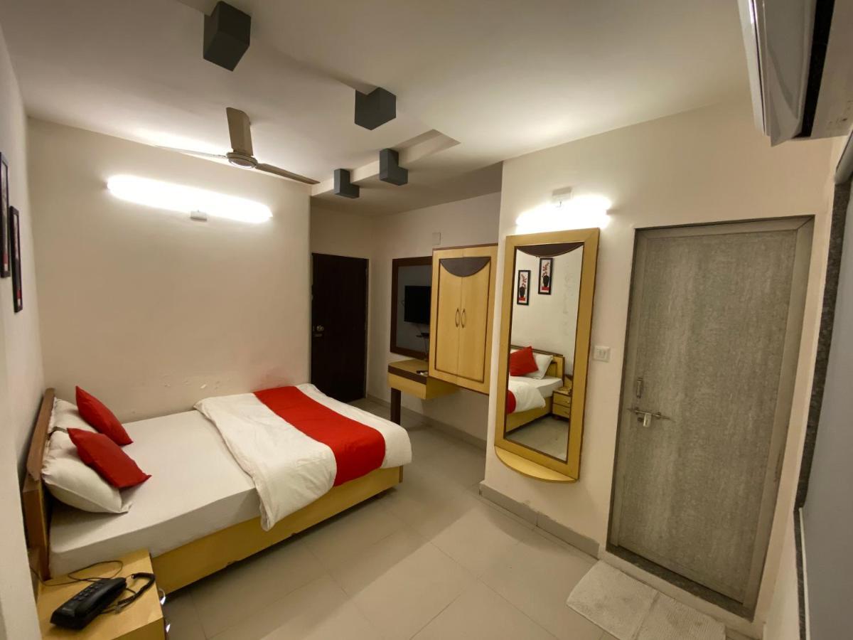 Hotel Riverfront Ahmedabad Extérieur photo