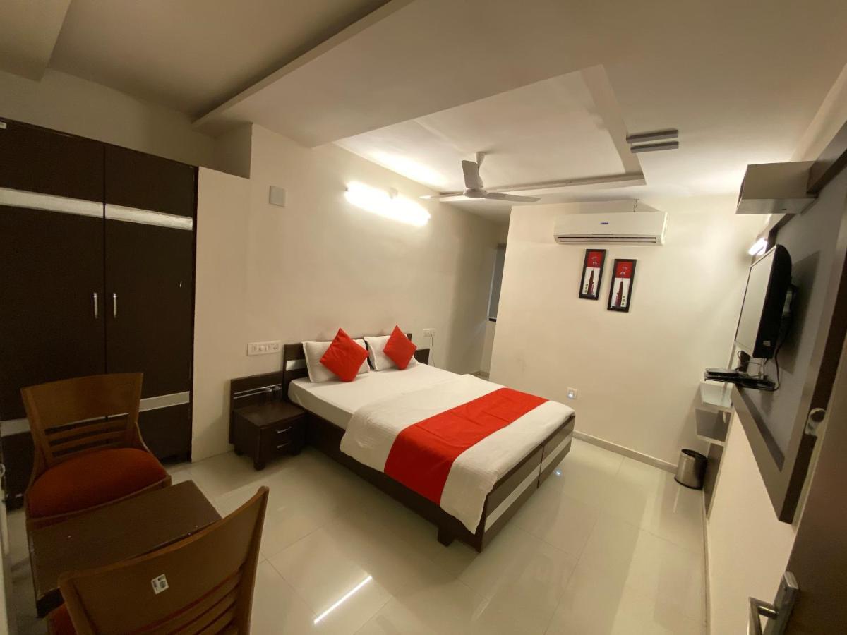 Hotel Riverfront Ahmedabad Extérieur photo