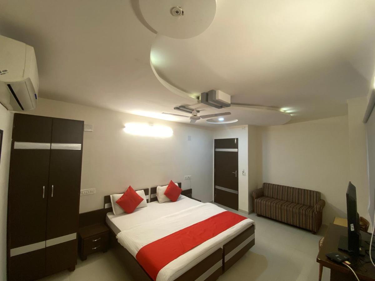 Hotel Riverfront Ahmedabad Extérieur photo